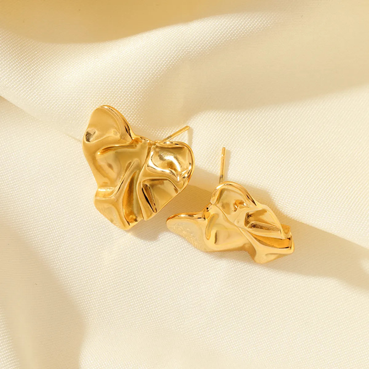 1 Pair Simple Style Heart Shape Plating Stainless Steel 18k Gold Plated Ear Studs