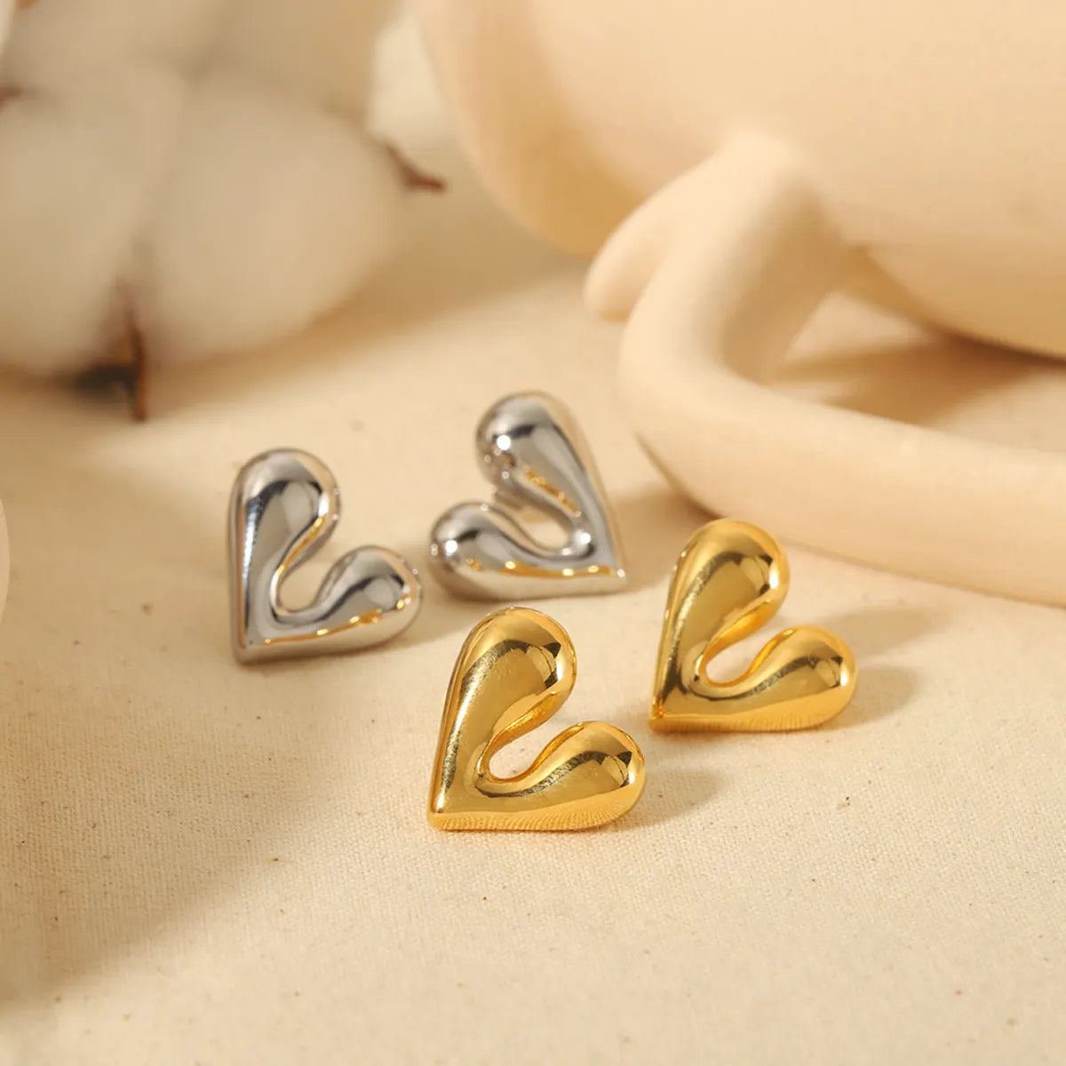 1 Pair Simple Style Heart Shape Polishing Plating Stainless Steel 18k Gold Plated Ear Studs