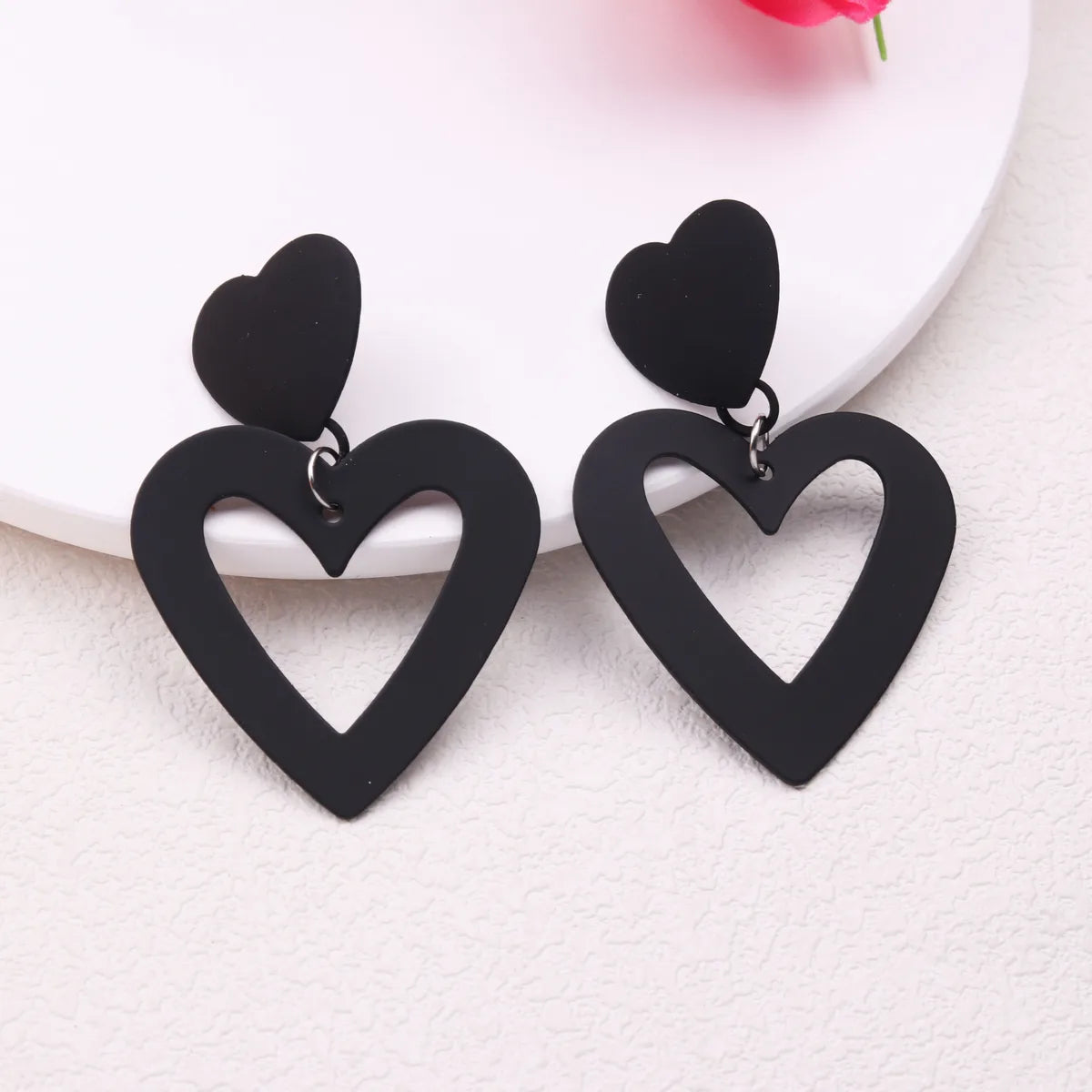 1 Pair Simple Style Heart Shape Spray Paint Alloy Drop Earrings