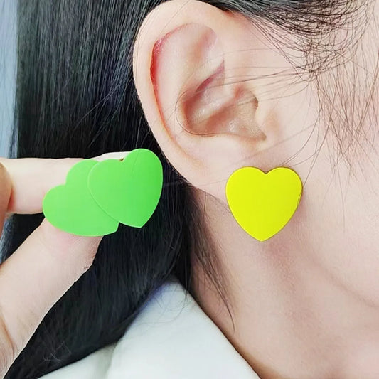 1 Pair Simple Style Heart Shape Spray Paint Arylic Ear Studs