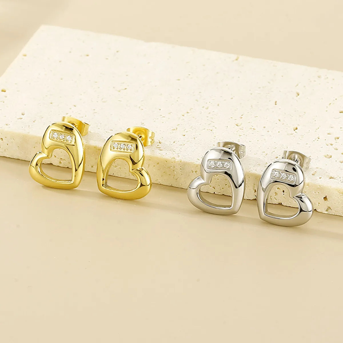 1 Pair Simple Style Heart Shape Stainless Steel Gold Plated Ear Studs