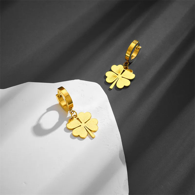 1 Pair Simple Style Heart Shape Plating Titanium Steel Titanium Steel 18K Gold Plated Earrings