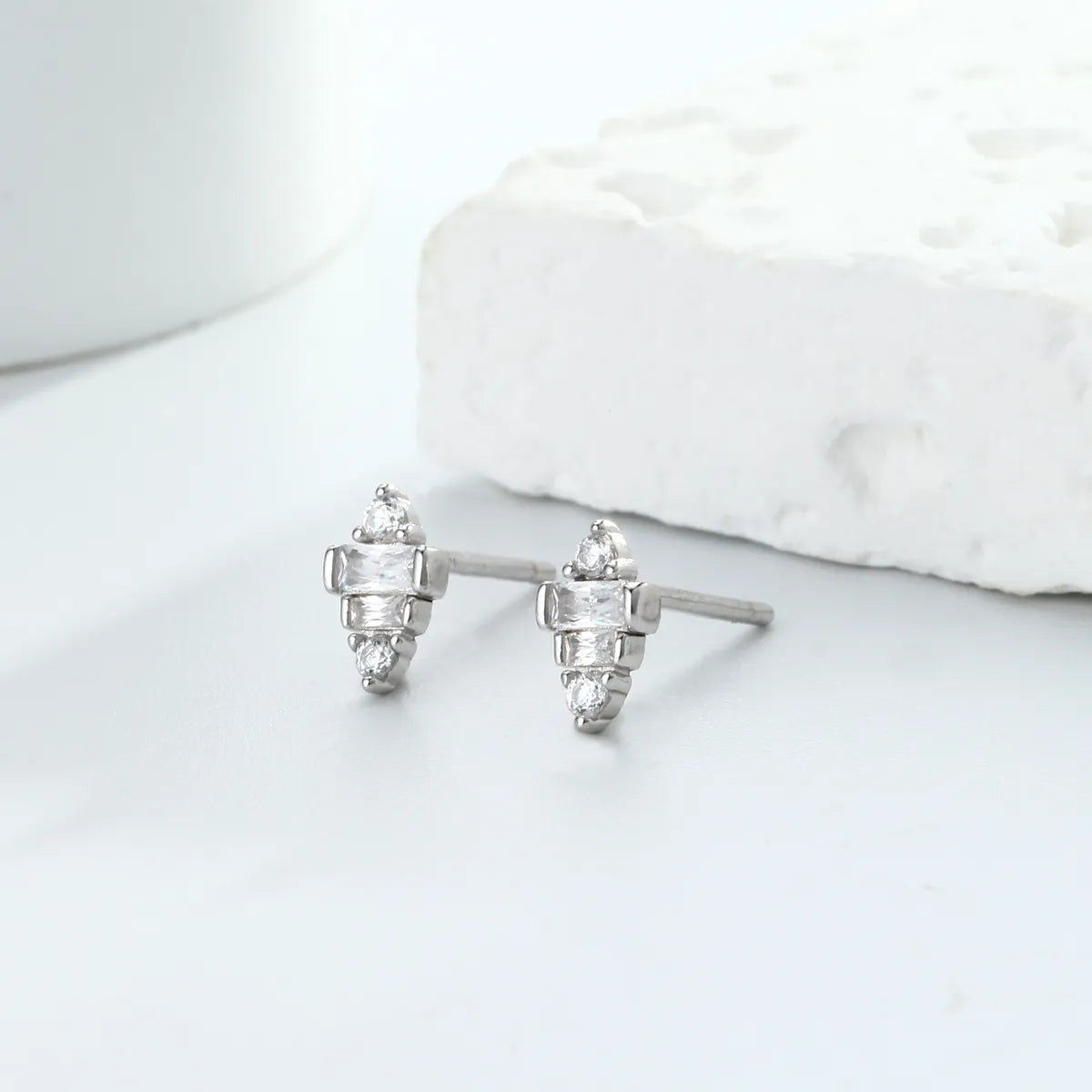 1 Pair Simple Style Irregular Inlay Sterling Silver Zircon Ear Studs