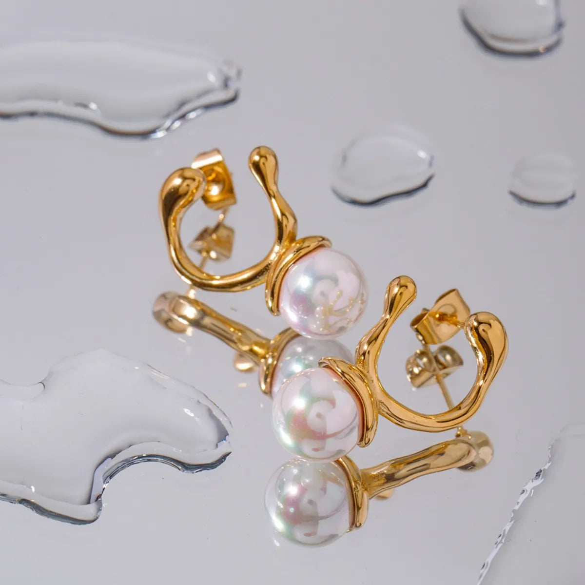 1 Pair Simple Style Irregular Three-Dimensional Inlay 304 Stainless Steel Artificial Pearls 18K Gold Plated Drop Earrings