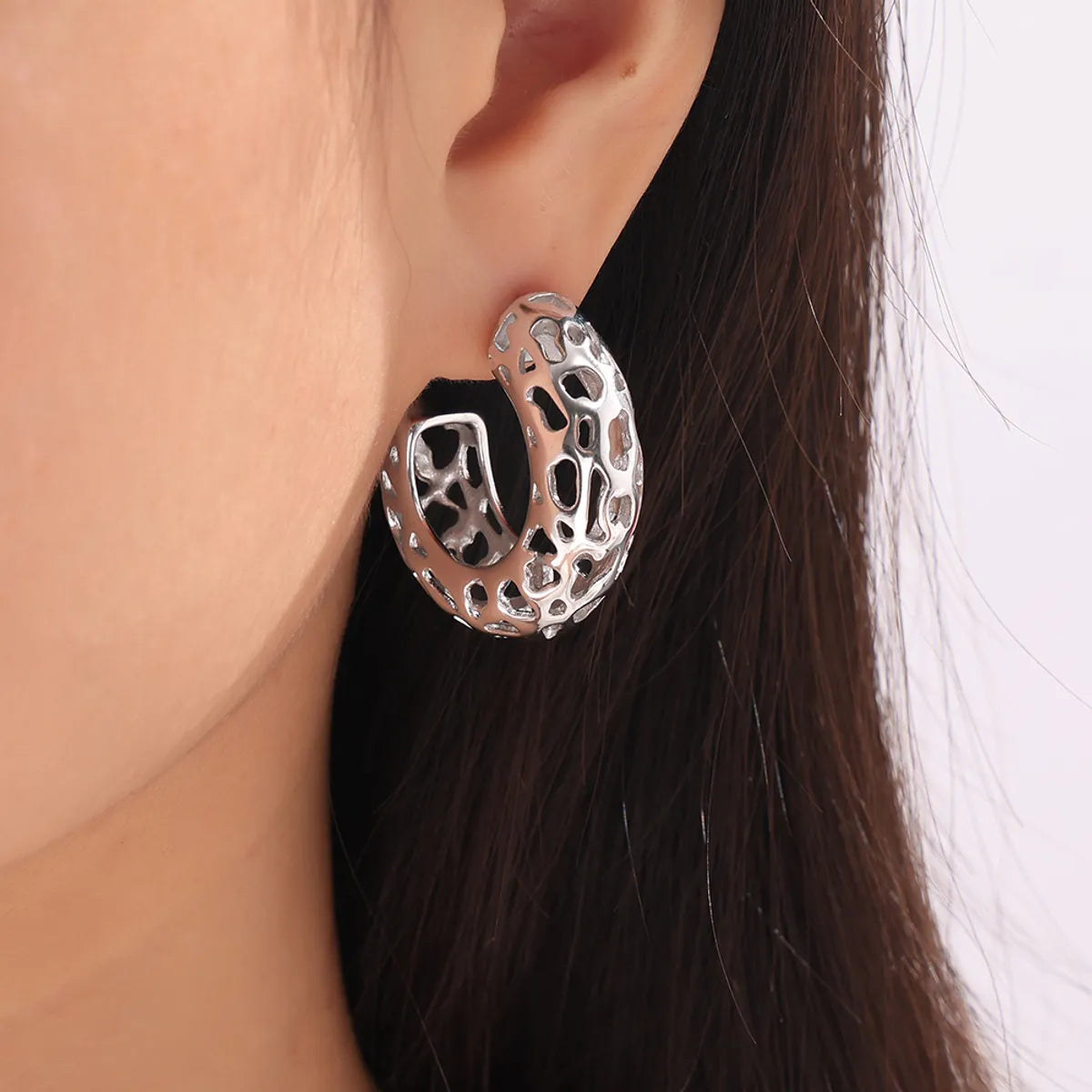 1 Pair Simple Style Korean Style C Shape Heart Shape Plating Hollow Out 304 Stainless Steel 18K Gold Plated Ear Studs