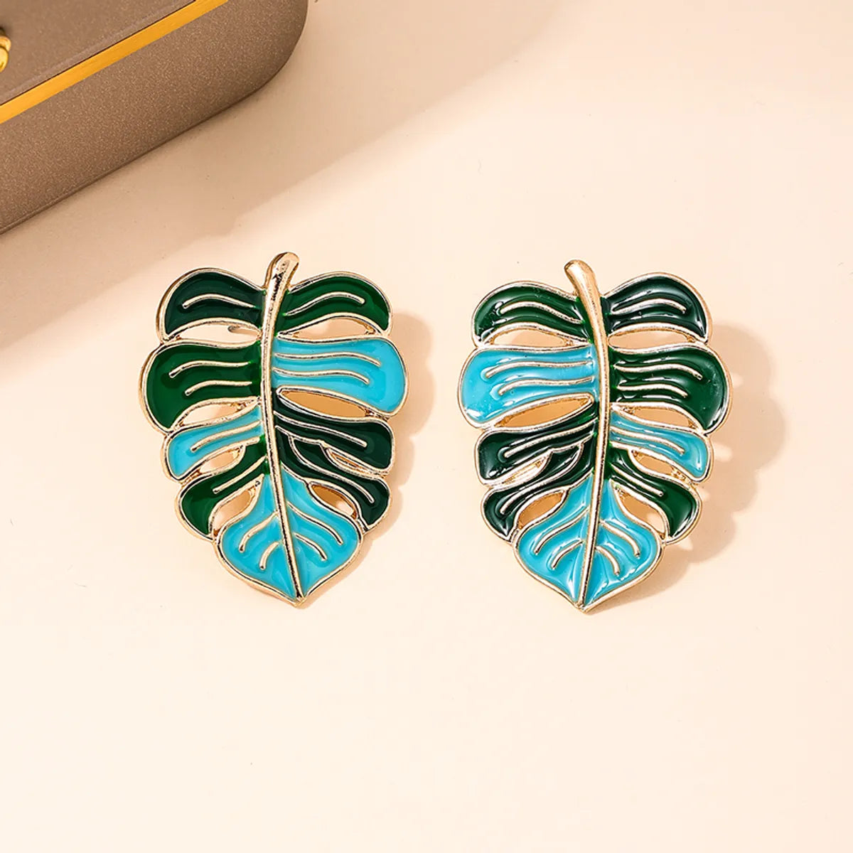 1 Pair Simple Style Leaf Enamel Alloy Zinc Ear Studs