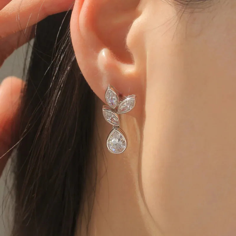 1 Pair Simple Style Leaf Flower Inlay Copper Zircon Drop Earrings