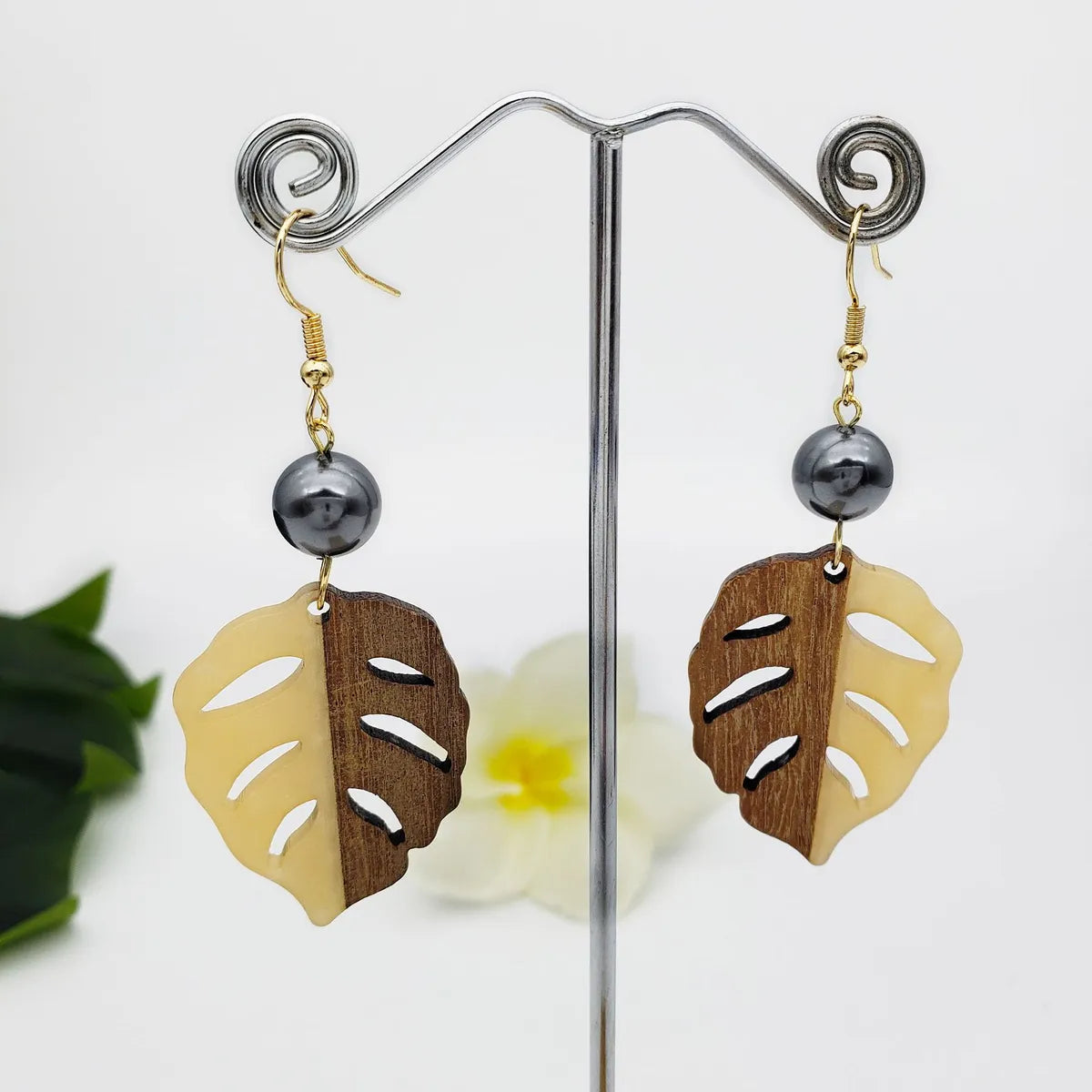 1 Pair Simple Style Leaf Wood Women's Drop Earrings