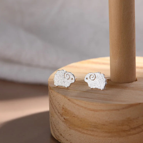 1 Pair Simple Style Letter Snowflake Copper Plated Women's Ear Studs