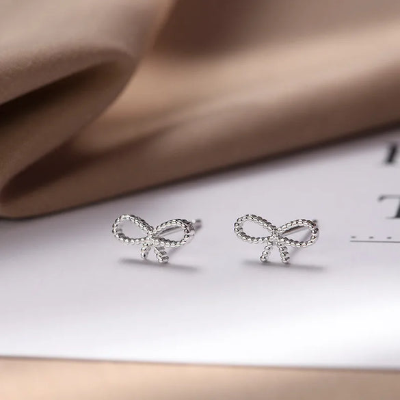 1 Pair Simple Style Letter Snowflake Copper Plated Women's Ear Studs