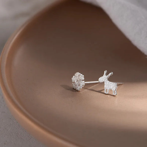 1 Pair Simple Style Letter Snowflake Copper Plated Women's Ear Studs