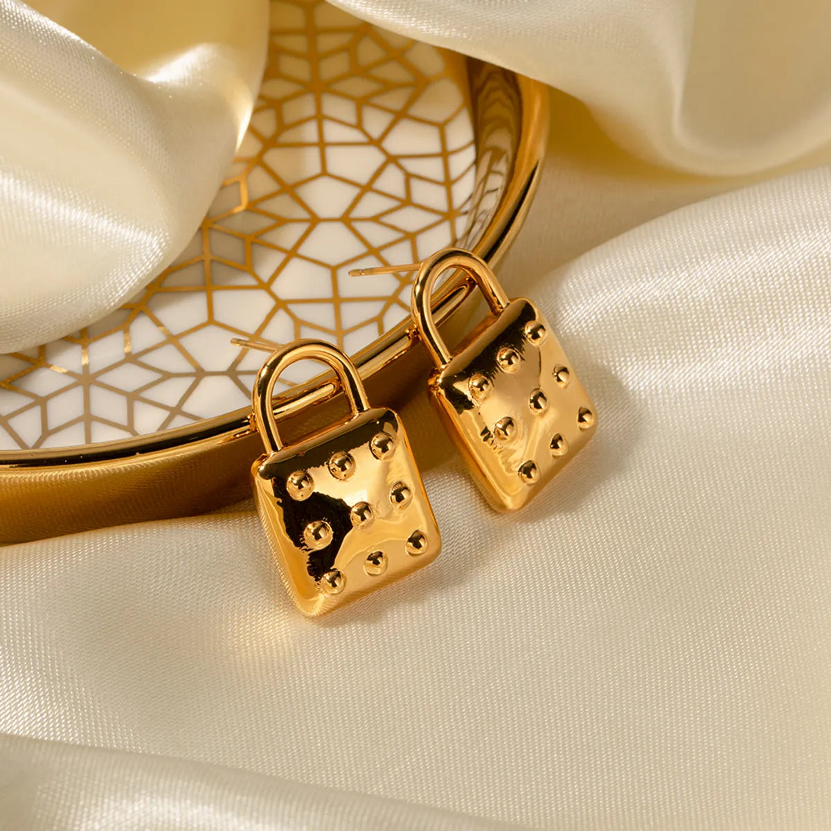 1 Pair Simple Style Lock Plating Stainless Steel 18k Gold Plated Drop Earrings