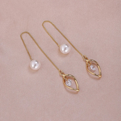 1 Pair Simple Style Moon Alloy Plating Inlay Artificial Pearls Rhinestones Women'S Drop Earrings