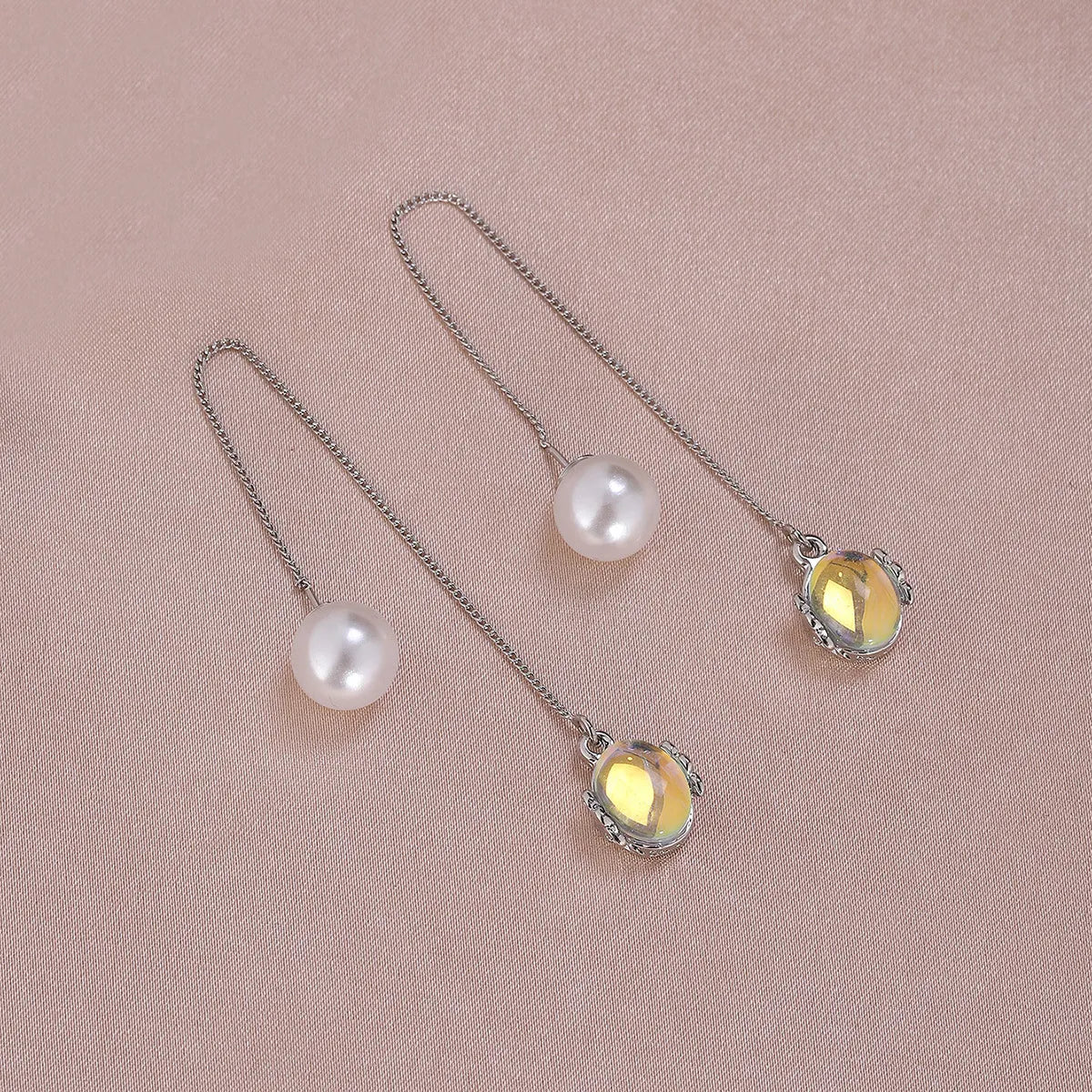 1 Pair Simple Style Moon Alloy Plating Inlay Artificial Pearls Rhinestones Women'S Drop Earrings