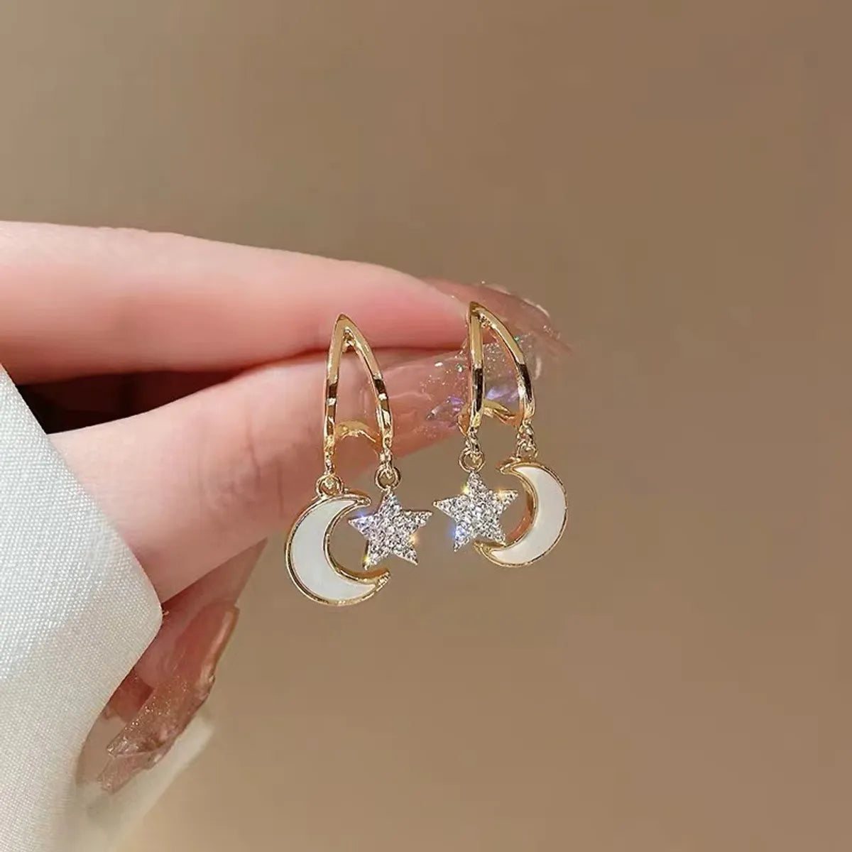 1 Pair Simple Style Moon Inlay Alloy Rhinestones Drop Earrings