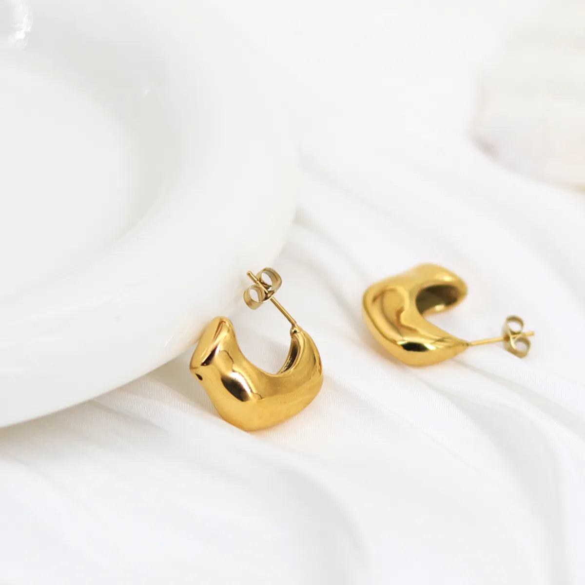 1 Pair Simple Style Moon Plating Stainless Steel 18k Gold Plated Ear Studs