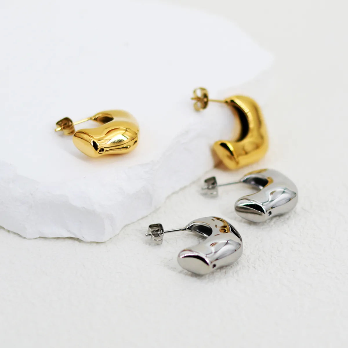 1 Pair Simple Style Moon Plating Stainless Steel 18k Gold Plated Ear Studs