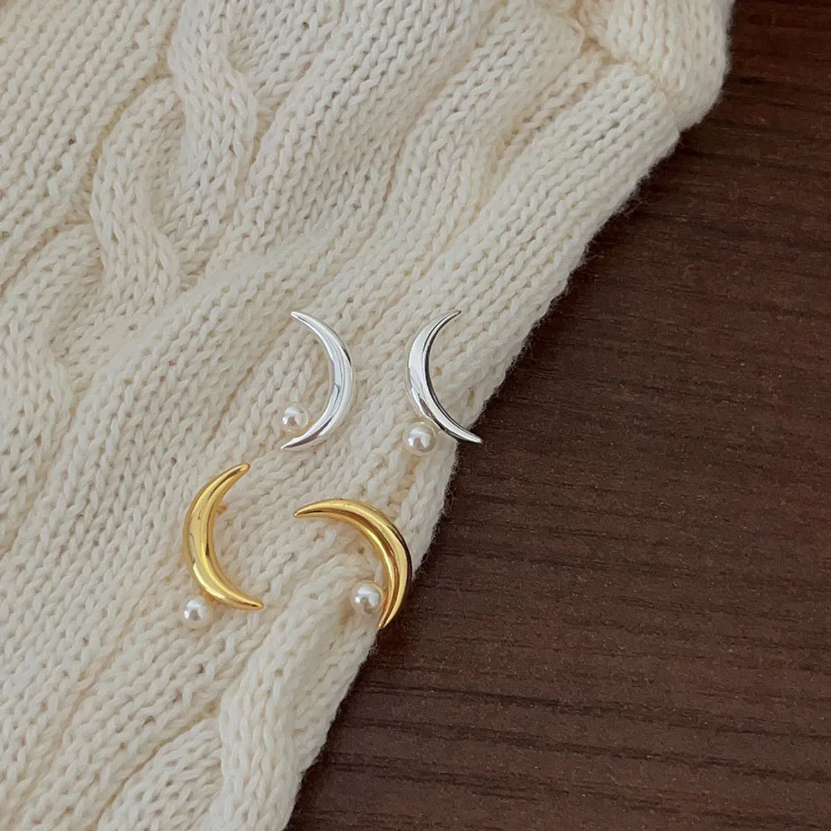 1 Pair Simple Style Moon Sterling Silver Ear Studs