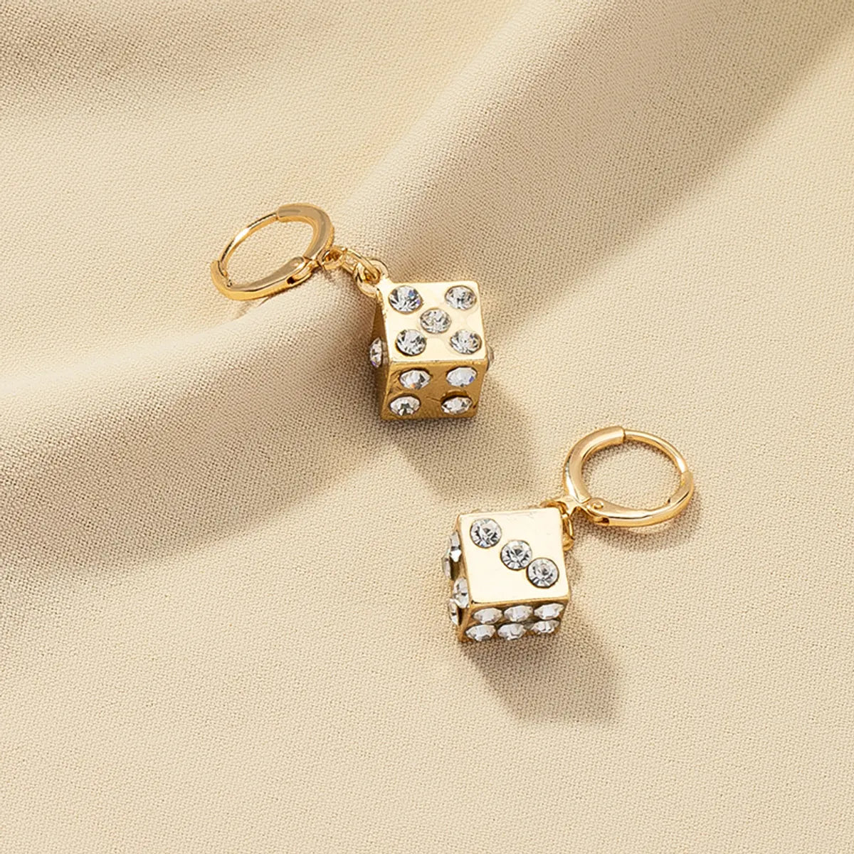 1 Pair Simple Style Quadrilateral Dice Plating Inlay Alloy Artificial Rhinestones 14k Gold Plated Drop Earrings