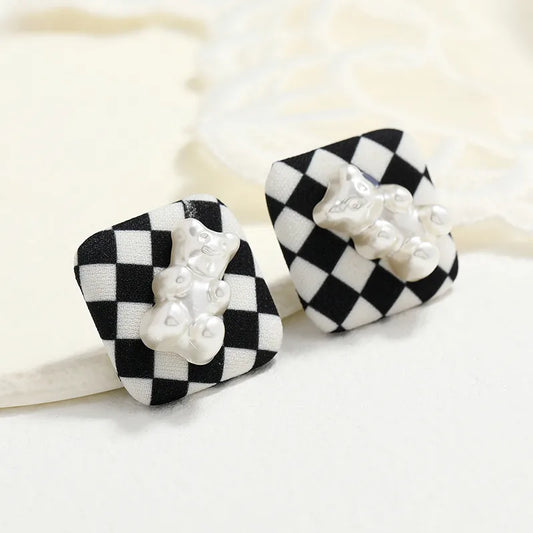 1 Pair Simple Style Roman Style British Style Lattice Bear Alloy Ear Studs