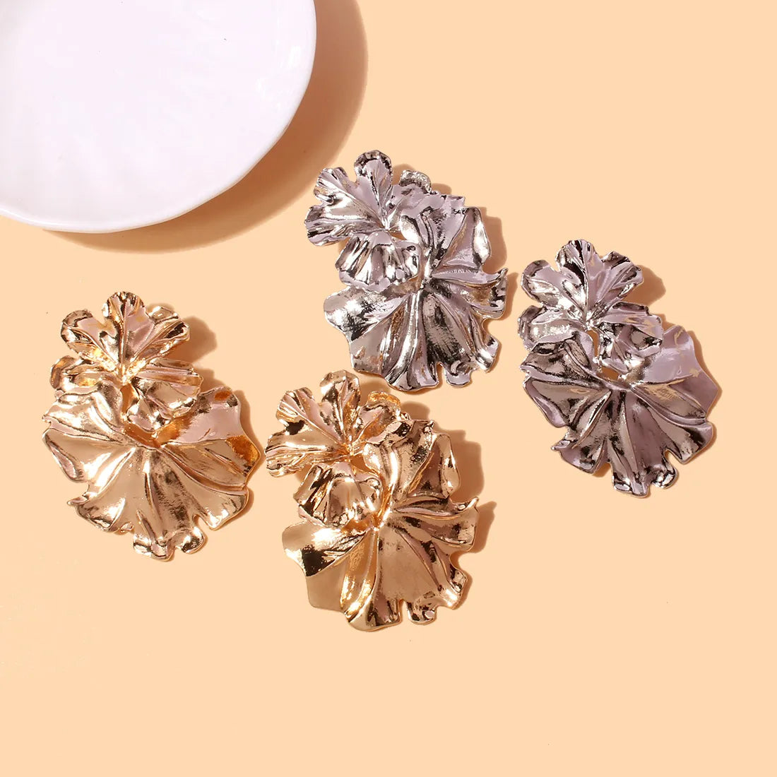 1 Pair Simple Style Roman Style Irregular Sequins Alloy Ear Studs