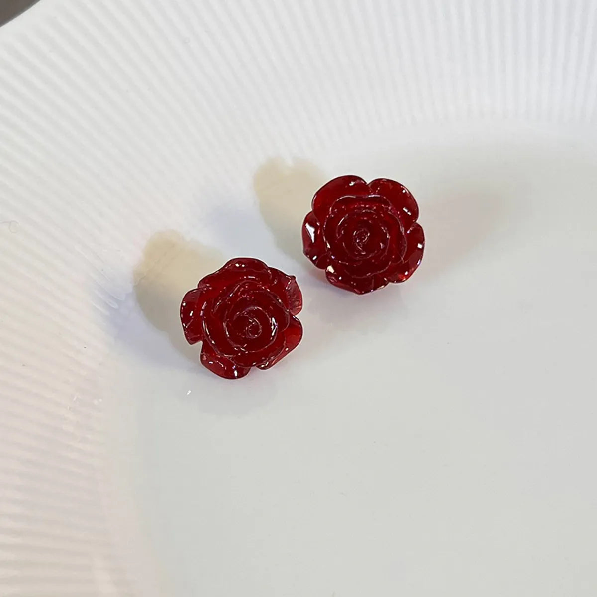 1 Pair Simple Style Rose Synthetic Resin Ear Studs