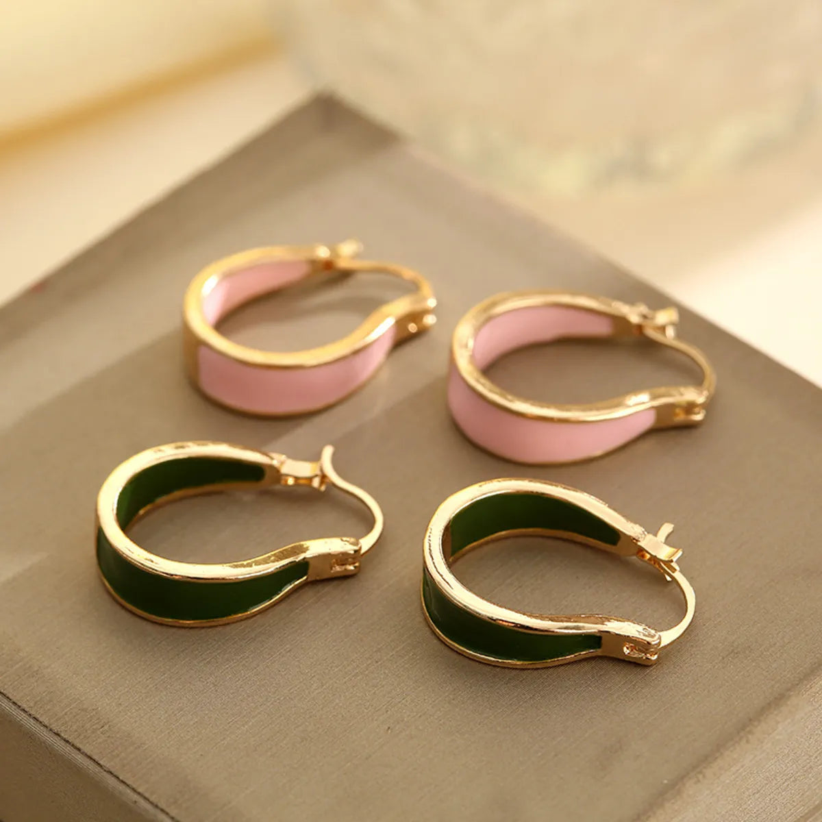 1 Pair Simple Style Round Enamel Alloy Earrings