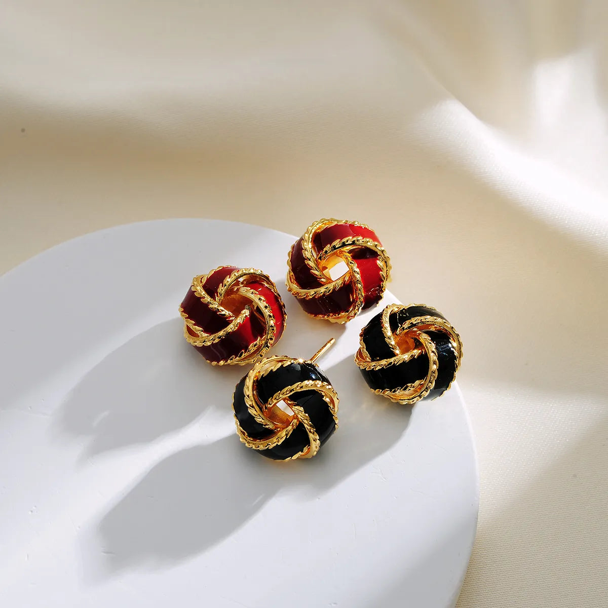 1 Pair Simple Style Round Enamel Plating Copper 18k Gold Plated Ear Studs