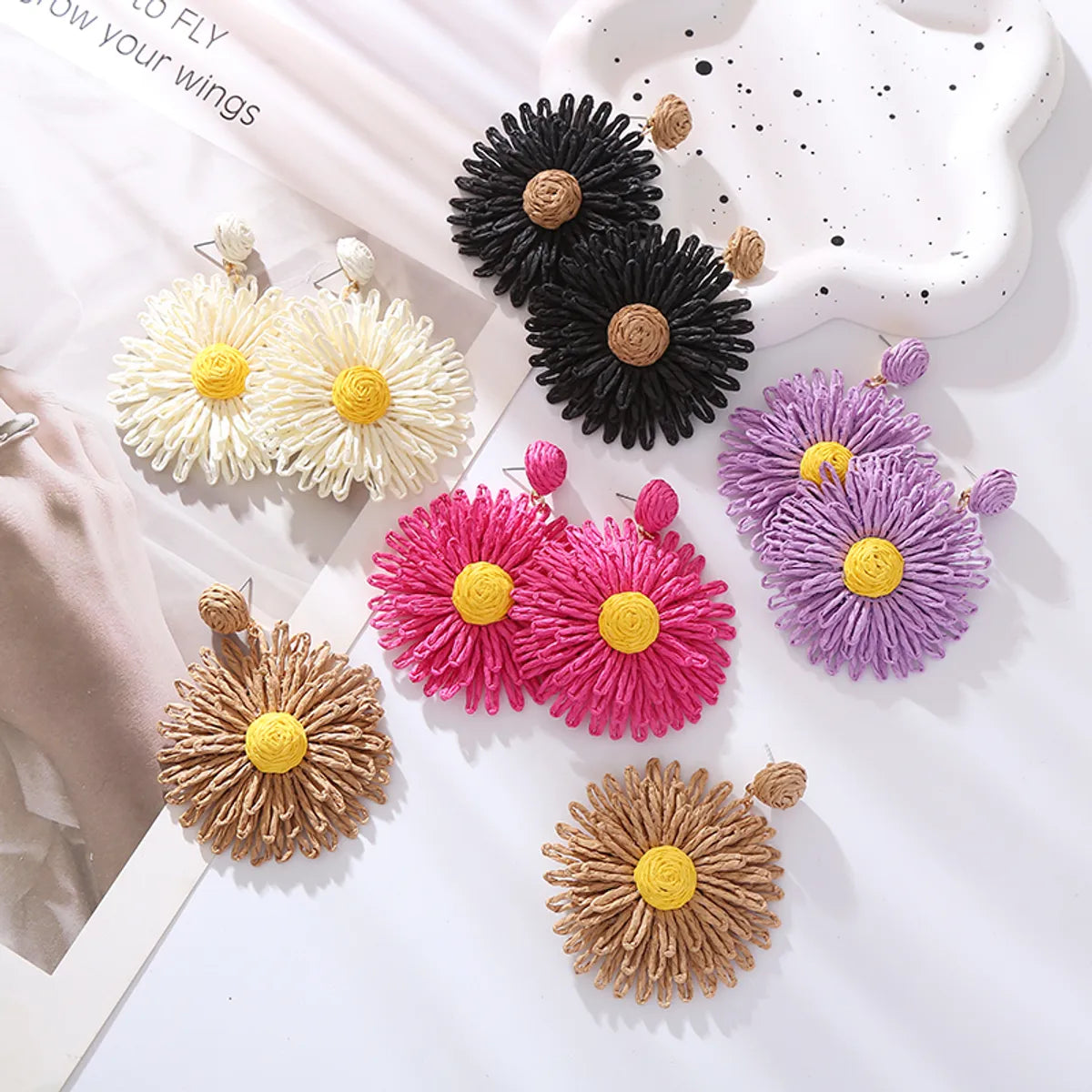 1 Pair Simple Style Round Flower Braid Alloy Raffia Drop Earrings