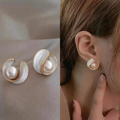 1 Pair Simple Style Round Heart Shape Bow Knot Alloy Plating Inlay Rhinestones Pearl Women'S Drop Earrings