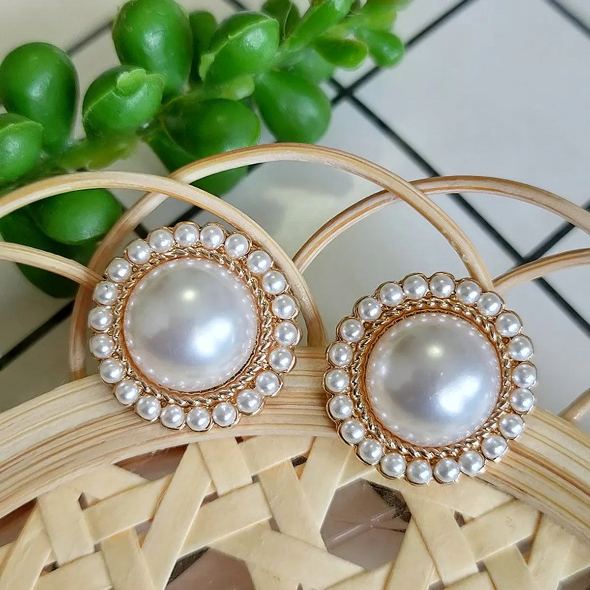 1 Pair Simple Style Round Inlay Alloy Pearl Ear Studs