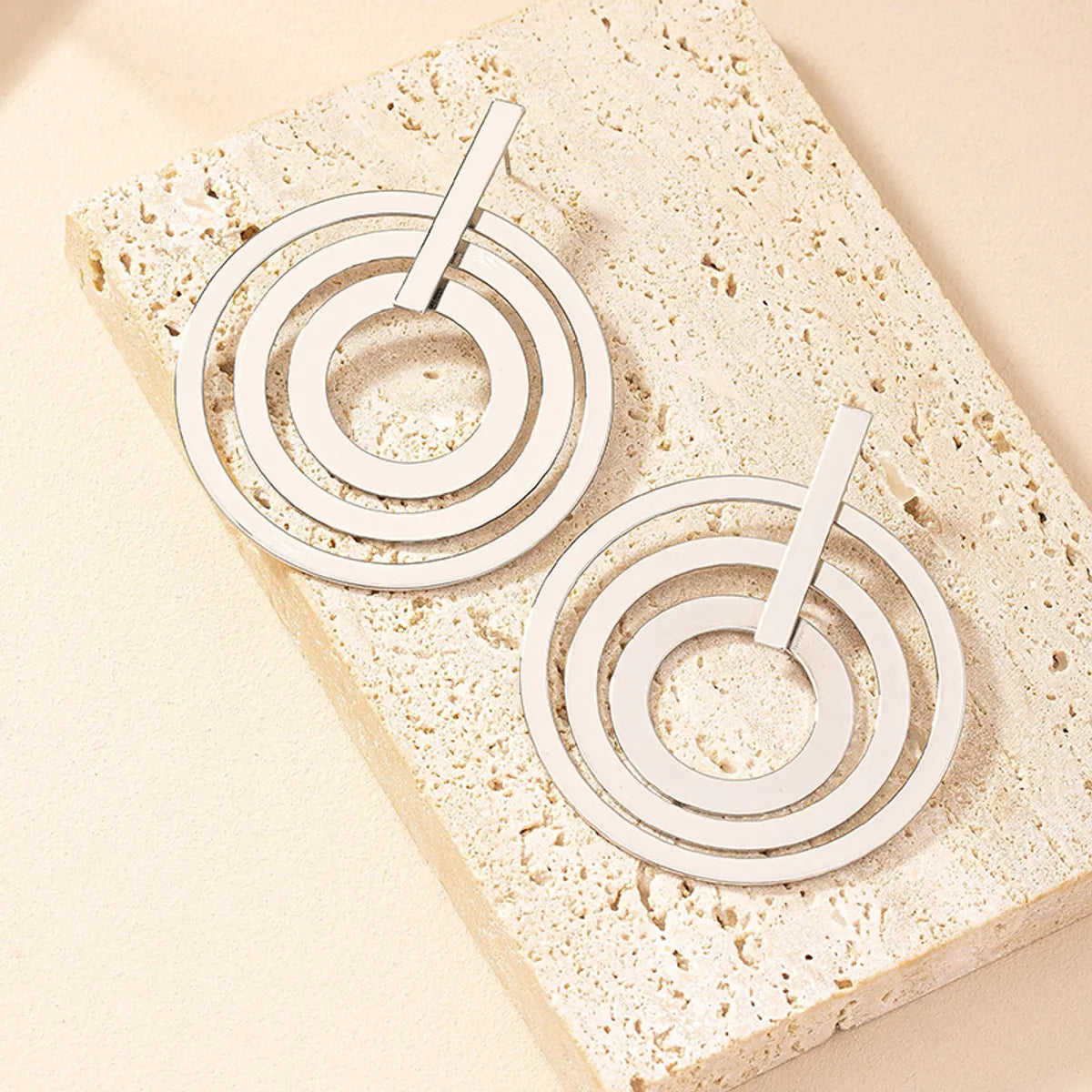 1 Pair Simple Style Round Plating Alloy Gold Plated Drop Earrings