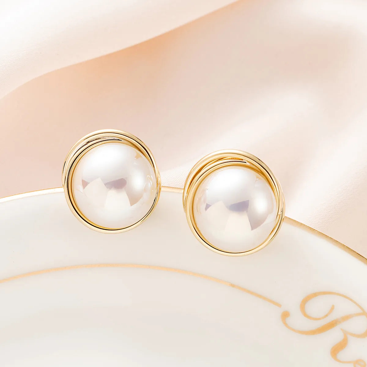 1 Pair Simple Style Round Plating Inlay Copper Artificial Pearls Ear Studs