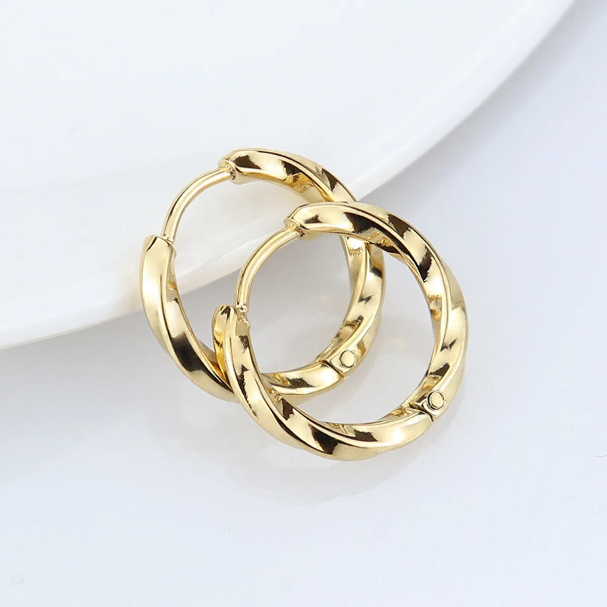 1 Pair Simple Style Round Plating Stainless Steel 18k Gold Plated Earrings