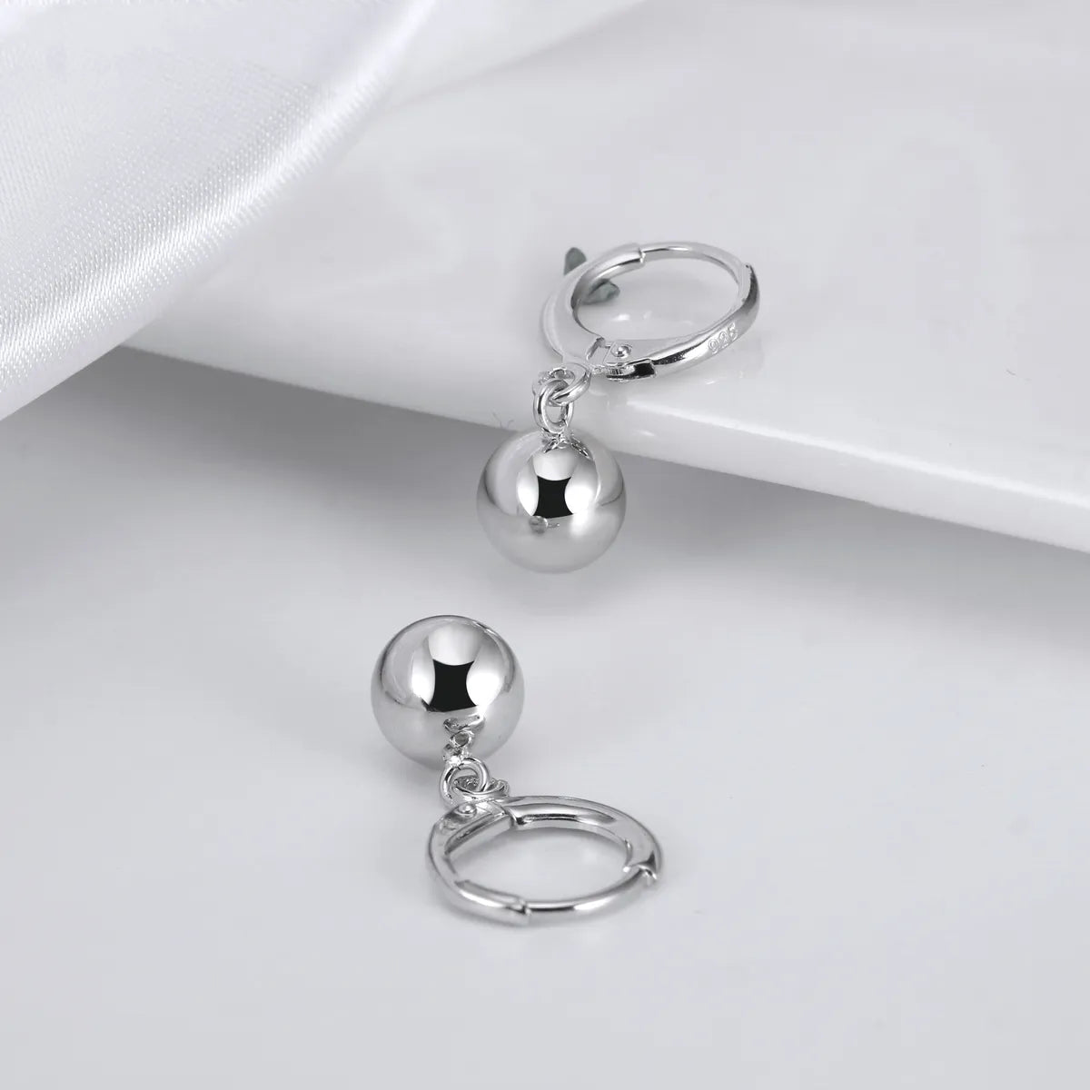 1 Pair Simple Style Round Polishing Plating Inlay Sterling Silver White Gold Plated Drop Earrings