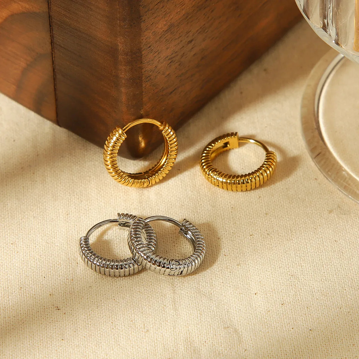 1 Pair Simple Style Round Polishing Plating 304 Stainless Steel 18K Gold Plated Earrings