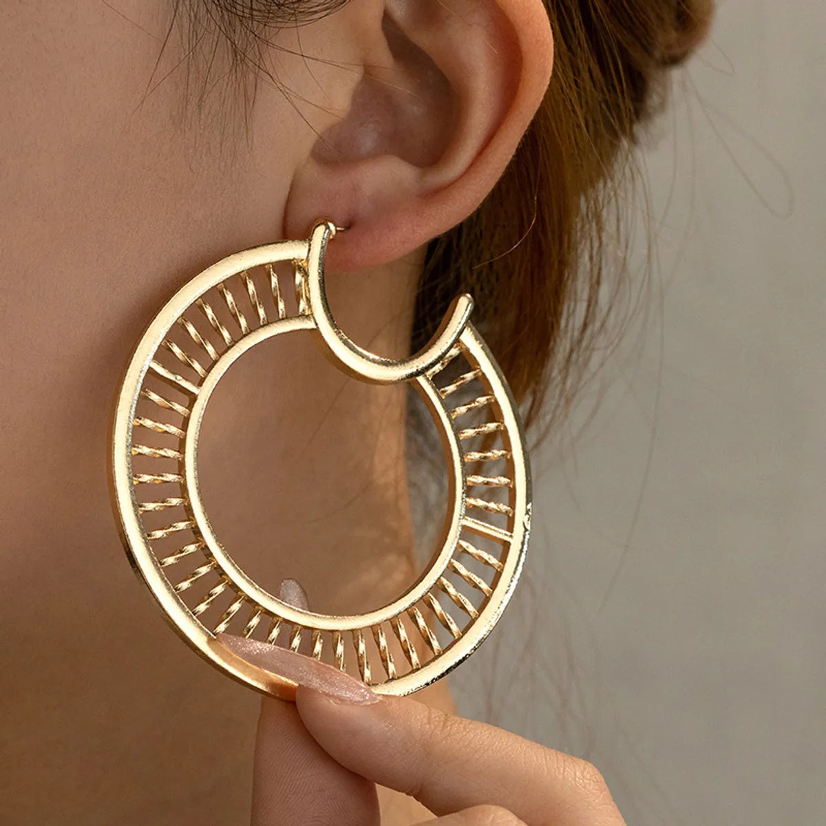 1 Pair Simple Style Round Zinc Alloy Earrings