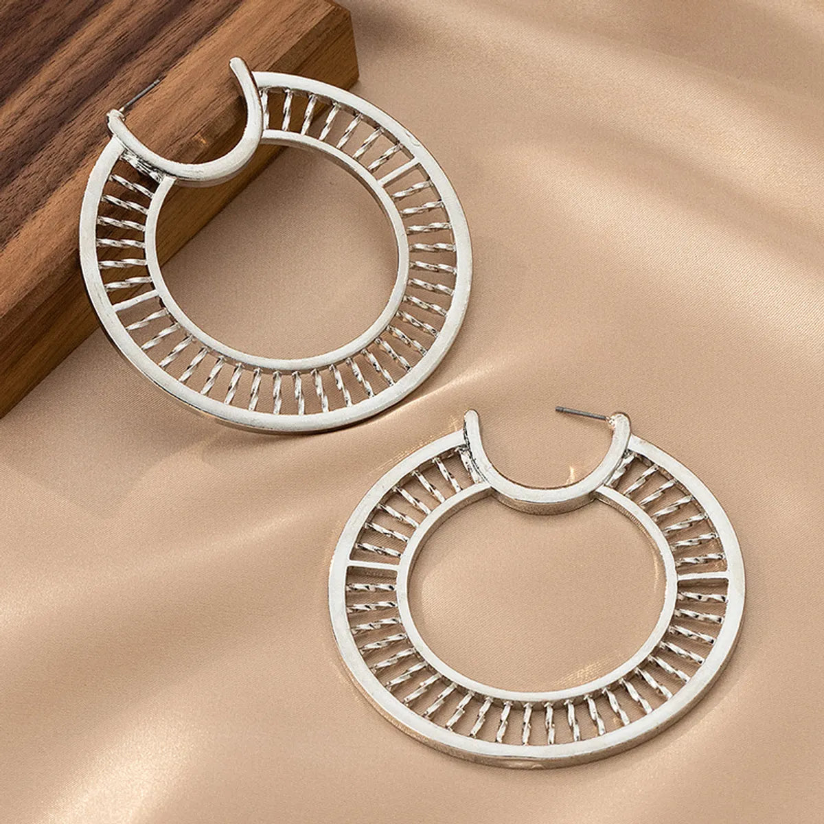 1 Pair Simple Style Round Zinc Alloy Earrings