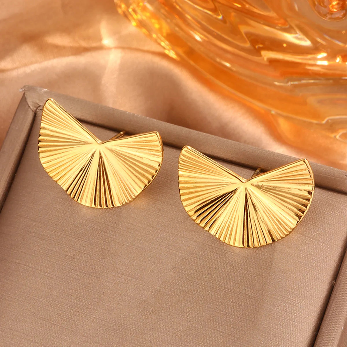 1 Pair Simple Style Sector Leaves Heart Shape Pleated 304 Stainless Steel 18K Gold Plated Ear Studs