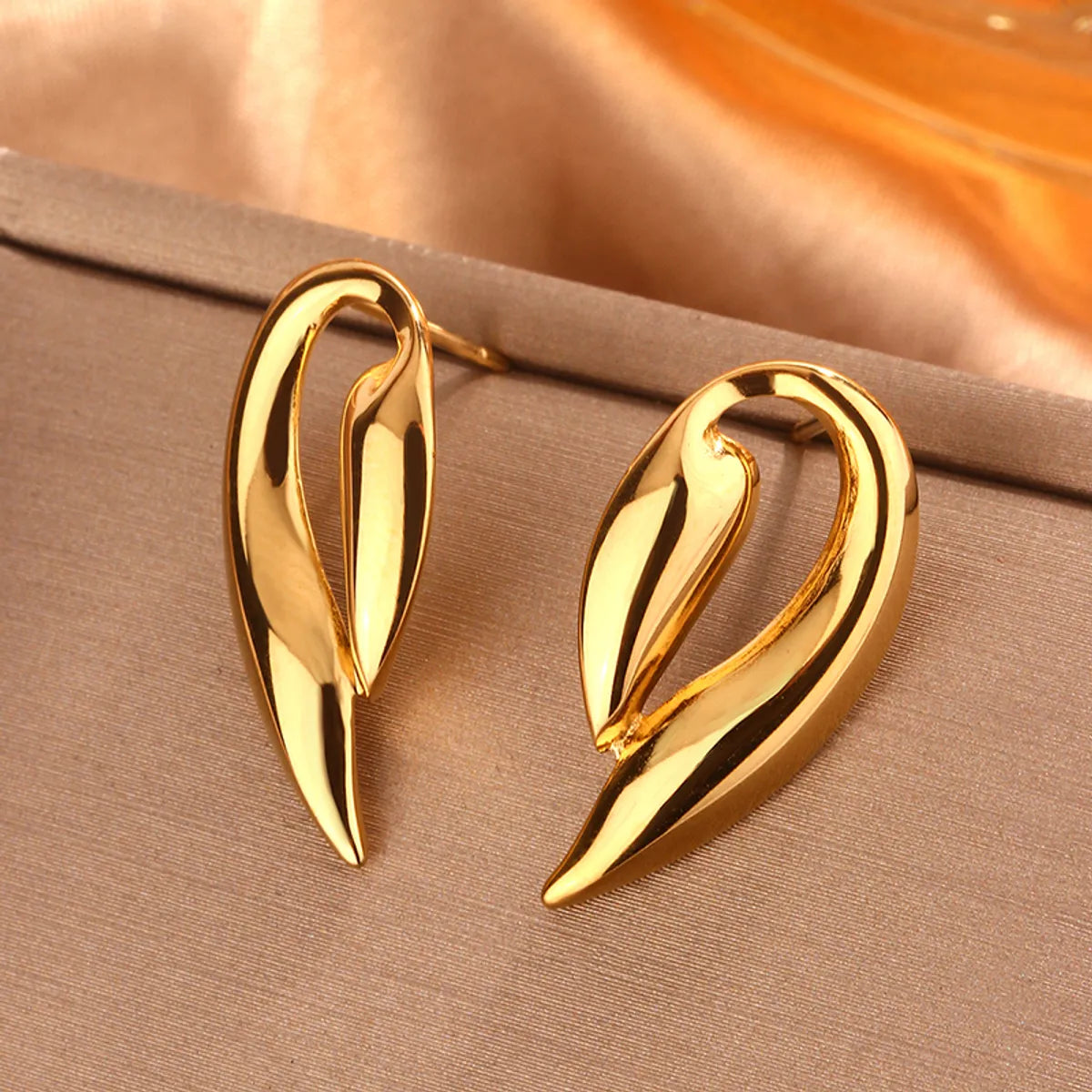 1 Pair Simple Style Sector Leaves Heart Shape Pleated 304 Stainless Steel 18K Gold Plated Ear Studs