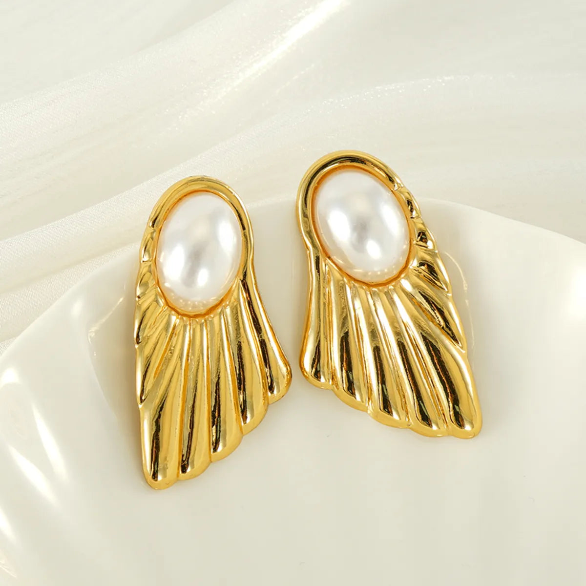 1 Pair Simple Style Sector Plating Inlay 304 Stainless Steel Pearl 18K Gold Plated Ear Studs