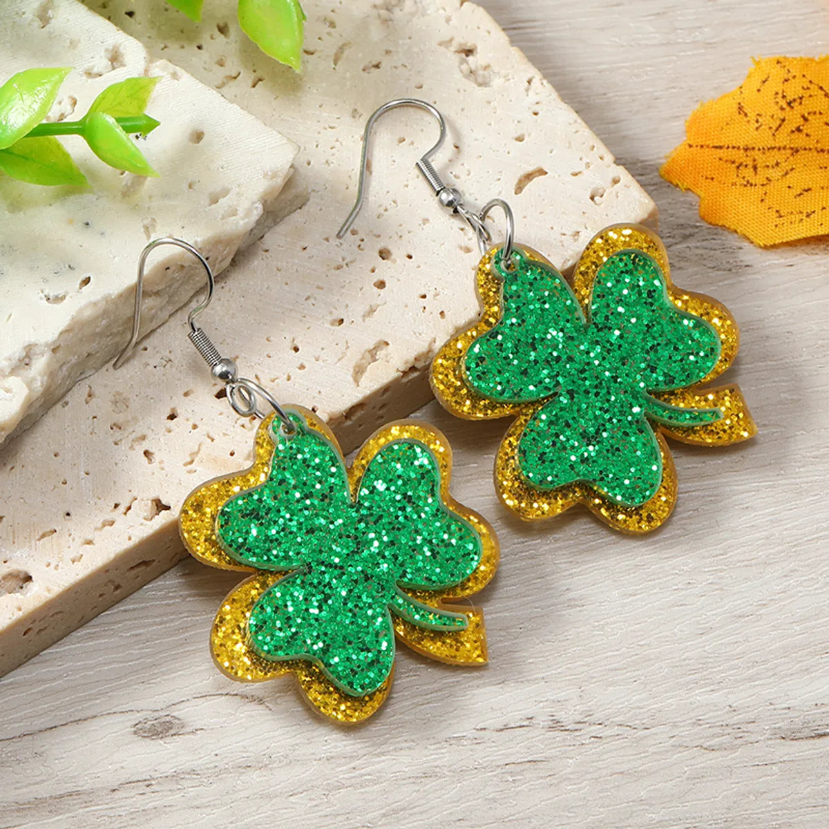 1 Pair Simple Style Shamrock Four Leaf Clover Painted Arylic Drop Earrings