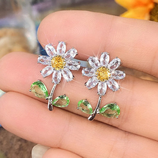 1 Pair Simple Style Shiny Daisy Inlay Copper Zircon Ear Studs