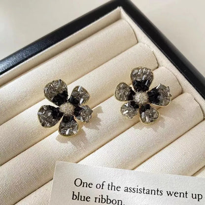 1 Pair Simple Style Shiny Flower Asymmetrical Flowers Alloy Artificial Crystal Rhinestones Ear Studs