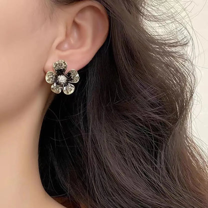 1 Pair Simple Style Shiny Flower Asymmetrical Flowers Alloy Artificial Crystal Rhinestones Ear Studs