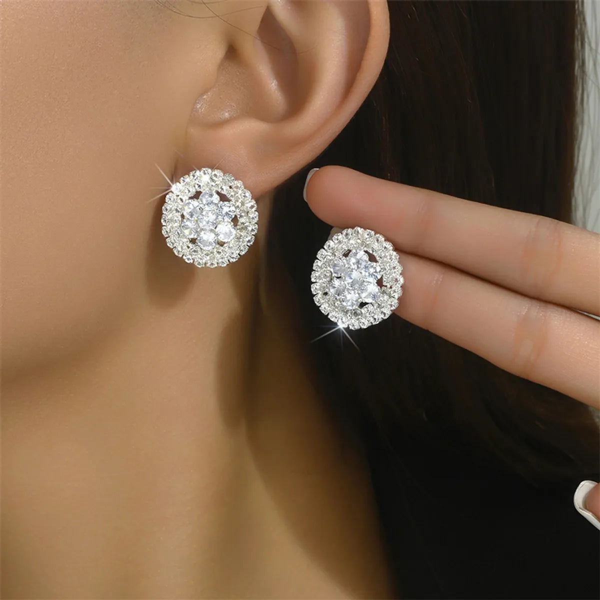 1 Pair Simple Style Shiny Geometric Inlay Alloy Glass Rhinestones Ear Studs