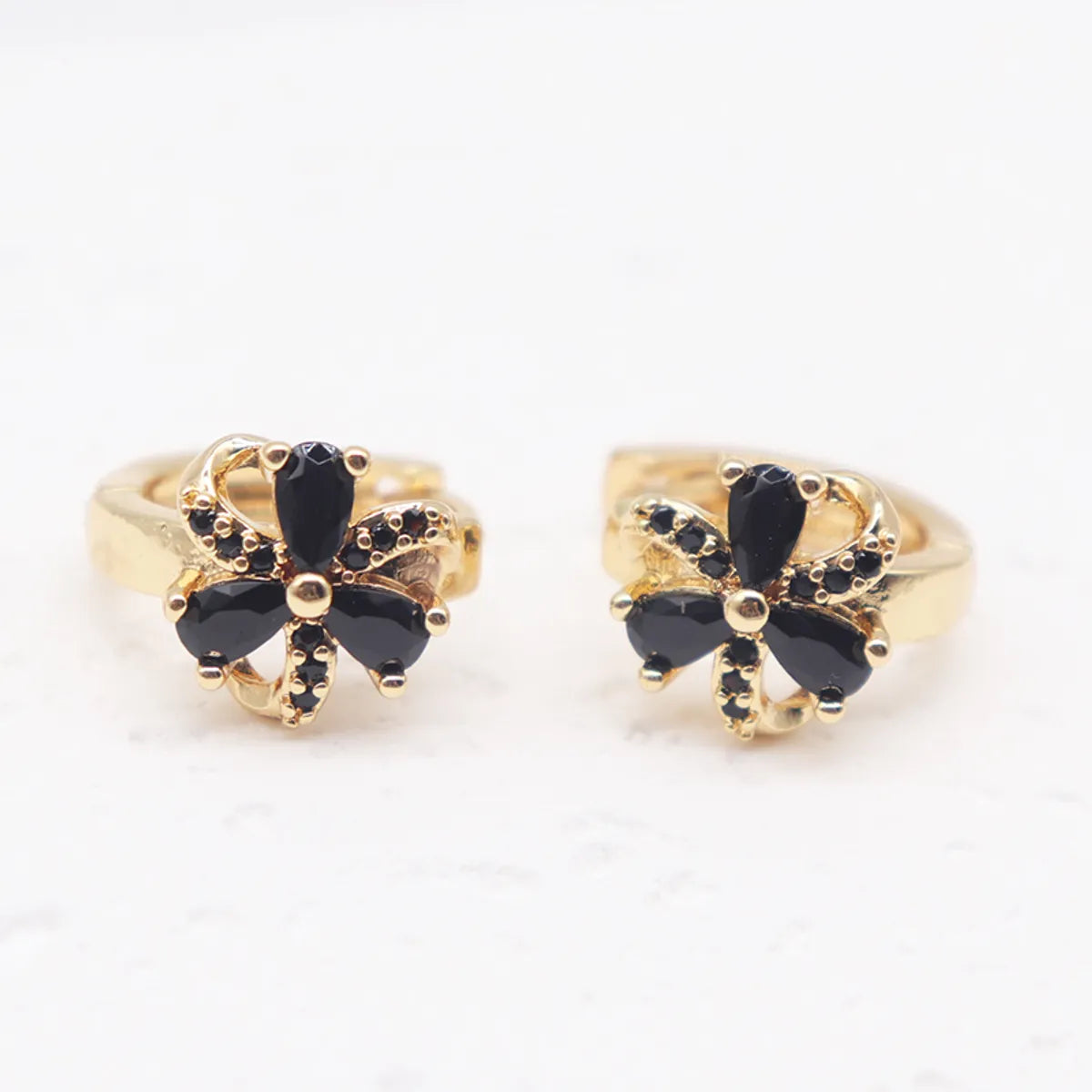 1 Pair Simple Style Shiny Geometric Plating Inlay Alloy Rhinestones Zircon Gold Plated Earrings