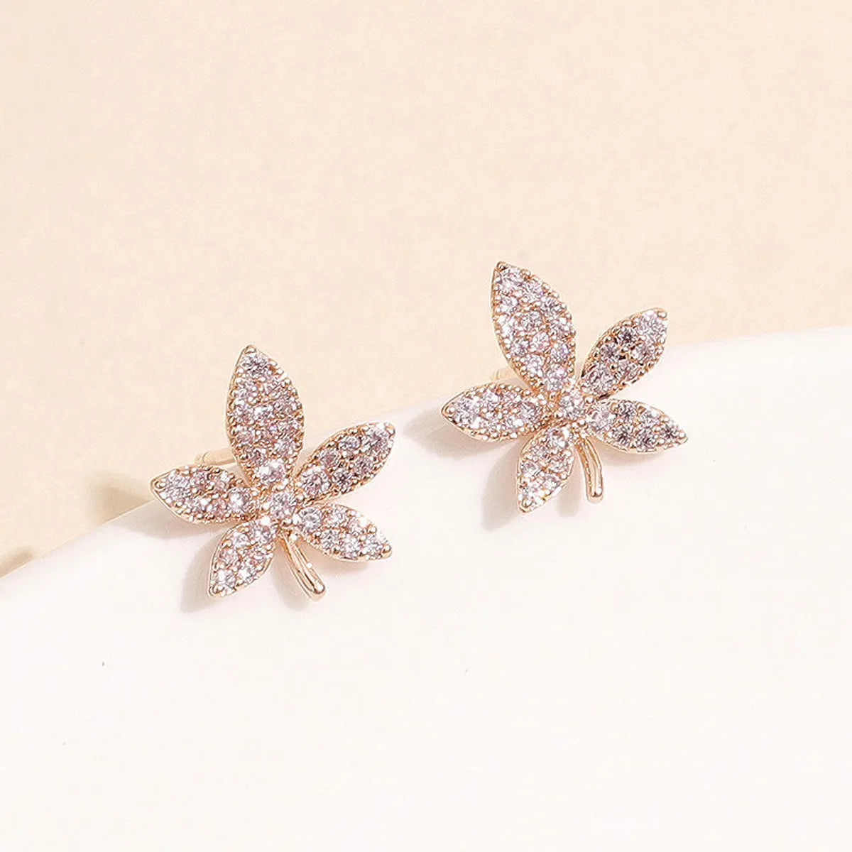 1 Pair Simple Style Shiny Maple Leaf Plating Inlay Alloy Rhinestones Ear Studs