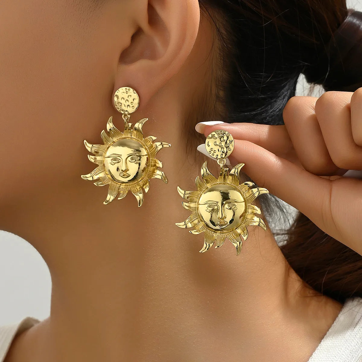 1 Pair Simple Style Shiny Round Sun Plating Inlay Alloy Zinc Rhinestones Pearl Drop Earrings