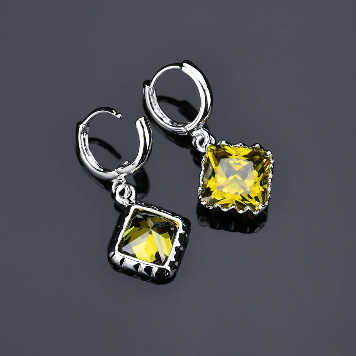 1 Pair Simple Style Shiny Square Plating Inlay Copper Alloy Artificial Gemstones Zircon White Gold Plated Drop Earrings